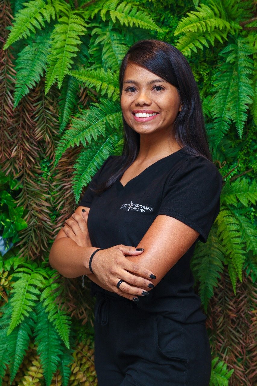 Dra. Jackline, profissional de Pilates da Neo
